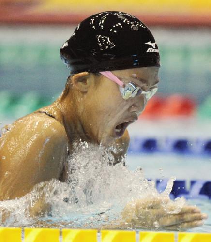 女子２００メートル平泳ぎ決勝　２分19秒14で優勝した渡部香生子
