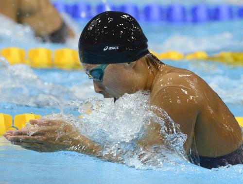 女子１００メートル平泳ぎ予選　１分７秒08の６位で準決勝に進んだ鈴木聡美