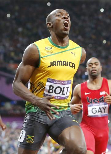 男子１００メートル決勝　１位でゴールを駆け抜け、声をあげて喜びを爆発させるジャマイカのウサイン・ボルト
