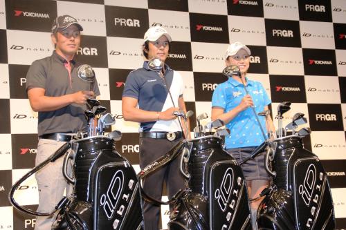 横浜ゴムの新商品発表会に出席した（左から）谷原秀人、矢野東、原江里菜