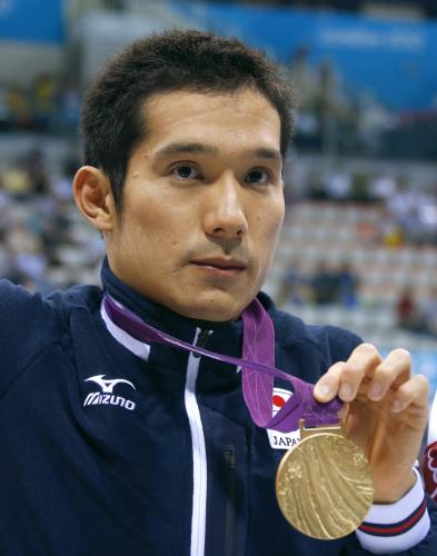 男子１００メートル平泳ぎ（ＳＢ14）で金メダルを獲得した田中康大