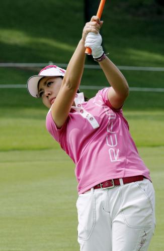 日本女子オープンゴルフ選手権を前に調整する宮里美香