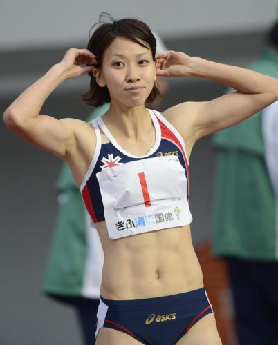 成年女子１００メートル決勝を11秒55で制し、３連覇した福島千里