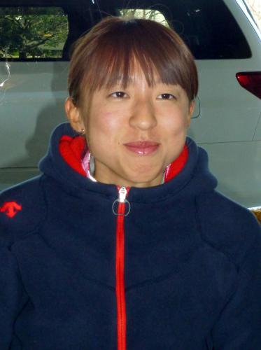 名古屋ウィメンズマラソン優勝から一夜明け、取材に応じる木崎良子
