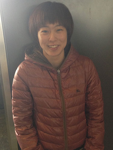 ワールドチームクラシック出場のため成田空港から笑顔で出発した石川佳純