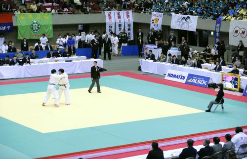 スポンサー企業の看板が減った全日本女子柔道選手権の会場