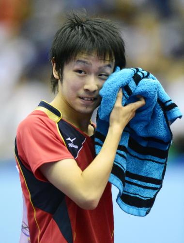男子シングルス準決勝　中国選手に敗れ、銅メダルに終わった丹羽孝希