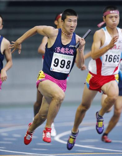 男子４００メートルリレー予選でアンカーを務める桐生