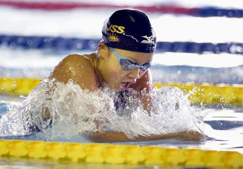 女子１００メートル平泳ぎ　１分８秒50の大会新記録で優勝した渡部香生子