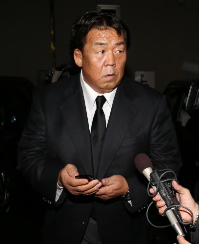 吉田沙保里父・栄勝さん通夜で弔問に訪れた長州力