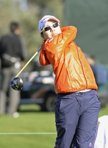 ナビスコ女子ゴルフ第１ラウンド、２番でティーショットを放つ宮里美香