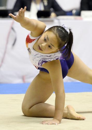 体操全日本選手権第２日女子個人総合予選　村上茉愛の床運動
