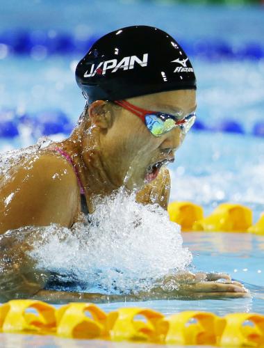 パンパシ水泳女子２００メートル平泳ぎ決勝　２分21秒41で優勝した渡部香生子
