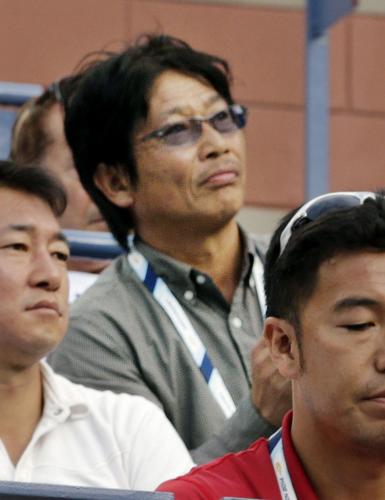全米オープン男子シングルスで錦織圭選手のプレーを見守る父清志さん