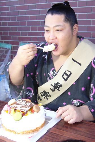 京丹後巡業で24歳の誕生日を迎えた遠藤
