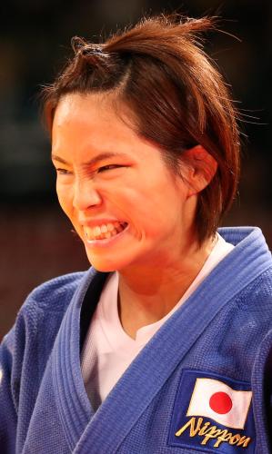 ＜柔道グランドスラム　女子５７ｋｇ級決勝＞気合の入った表情で決勝へ向かう松本