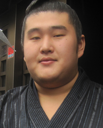 日本相撲協会に引退届を提出した栃乃若
