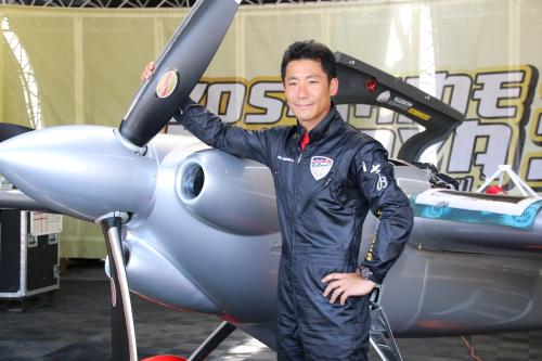 初の母国大会を前に意気込みを語ったレッドブルエアレース唯一の日本人パイロット室屋義秀