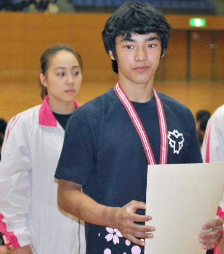 体操の東日本学生選手権種目別床運動で圧勝した白井と女子個人総合など４冠の笹田
