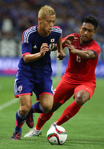 １６日のシンガポール戦に出場したサッカー日本代表の本田 スポニチ Sponichi Annex スポーツ