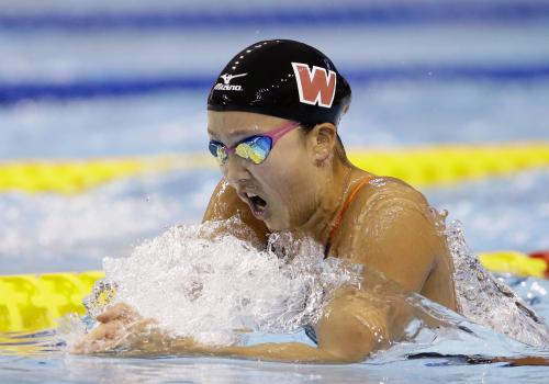 女子２００メートル平泳ぎ　２分22秒41で優勝した渡部香生子