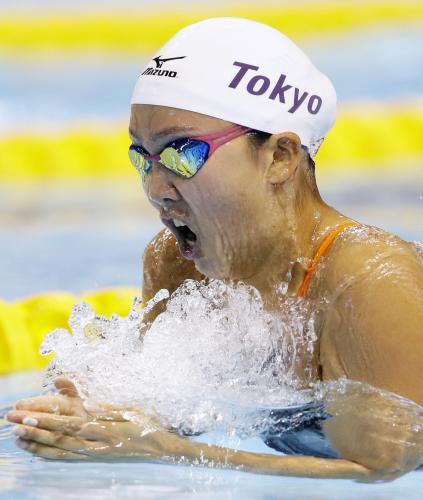 成年女子２００メートル個人メドレー決勝　２分11秒29で優勝した東京の渡部香生子