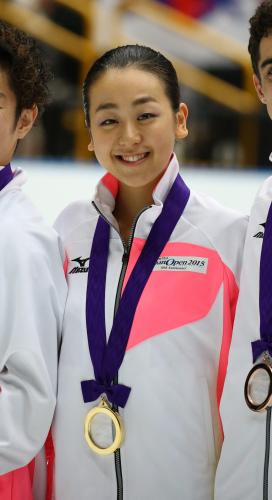 ＜ジャパンオープン２０１５＞表彰式を終え　笑顔の浅田真央