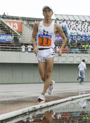 ＜日本学生対校最終日＞男子１万メートル競歩で優勝した山西利和
