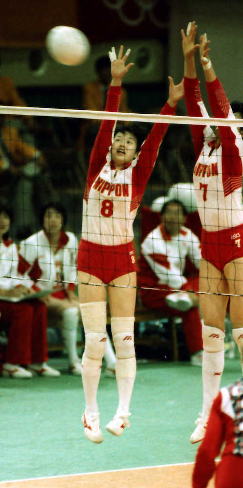１９８８年ソウル五輪女子バレーボール、ソ連戦での中田久美氏（左）