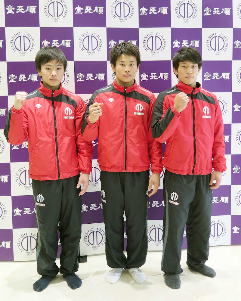 体操のＮＨＫ杯に向けて意気込む（左から）千葉健太、萱和磨、谷川航の順大トリオ