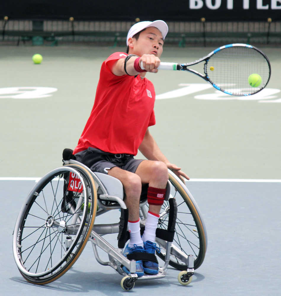 車いすテニスのジャパンオープンで、男子シングルス１回戦を突破した国枝慎吾