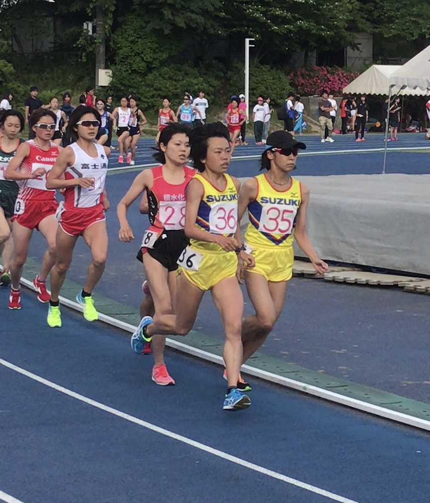 世界選手権を８月に控え、最後の実戦に臨んだ女子マラソンの安藤（３５）と清田（３６）