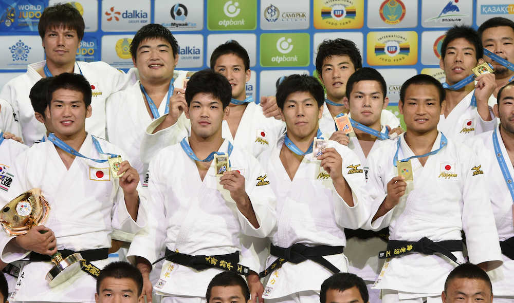 柔道世界選手で優勝した柔道男子団体