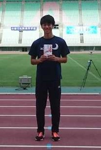 世界選手権短距離代表の多田修平は大阪陸協から激励金を手渡された