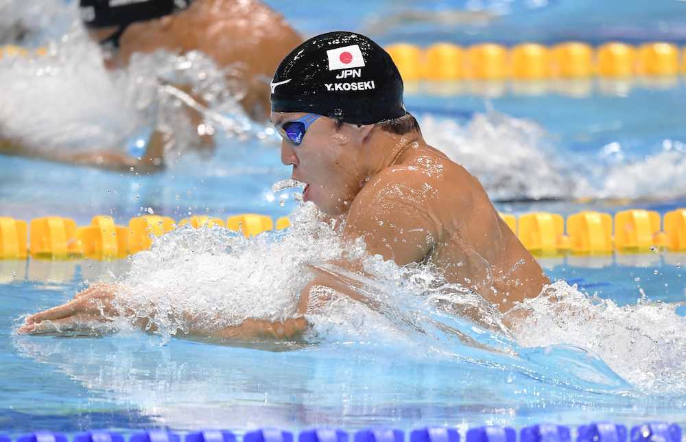 男子５０メートル平泳ぎ予選　２７秒２１の日本新で準決勝に進んだ小関也朱篤（共同）