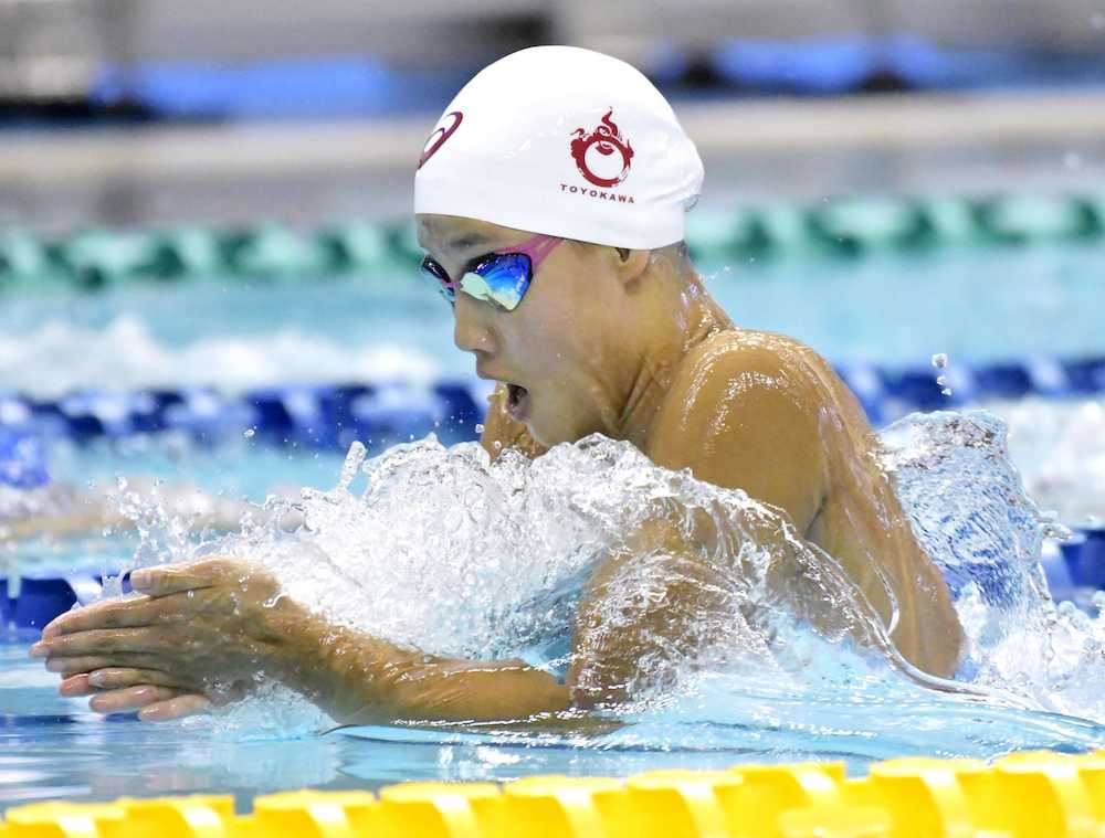 全国高校総体・競泳女子１００メートル平泳ぎ決勝　１分８秒６８で優勝した豊川・今井