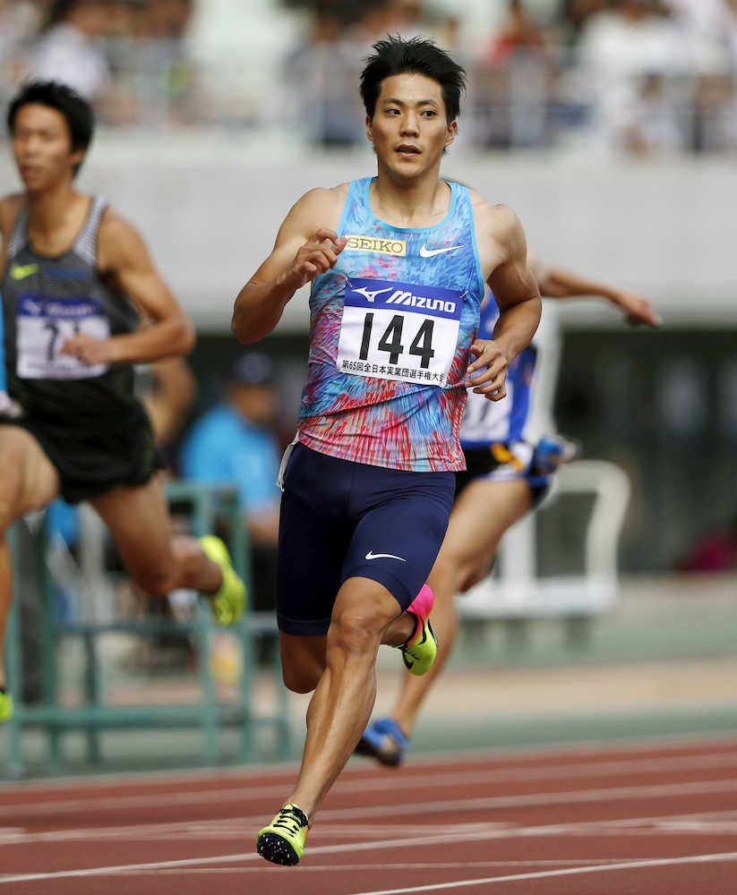 ＜全日本実業団陸上最終日＞男子１００メートル予選　１０秒１８で準決勝に進んだ山県亮太