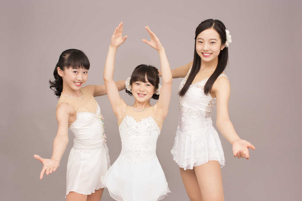 ＣＭで初共演する（左から）本田望結、紗来、真凛の３姉妹