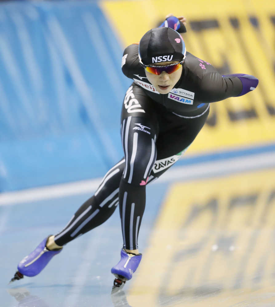 全日本距離別女子１５００メートル　１分５５秒４４の国内最高記録で優勝した高木美