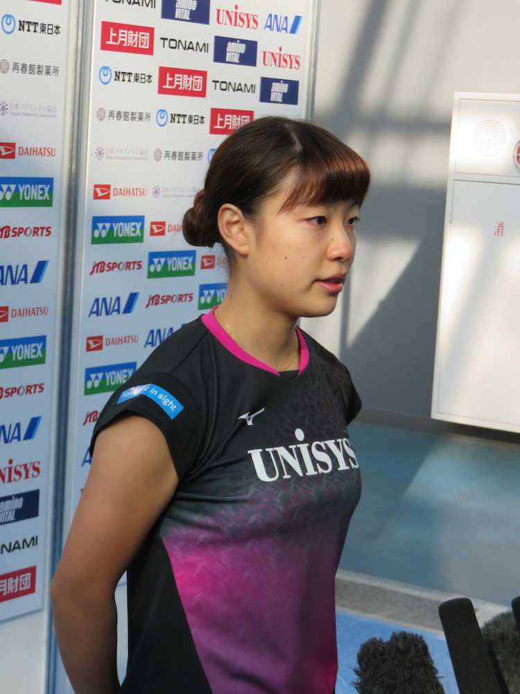 全日本総合選手権女子シングルス１回戦で途中棄権した奥原希望