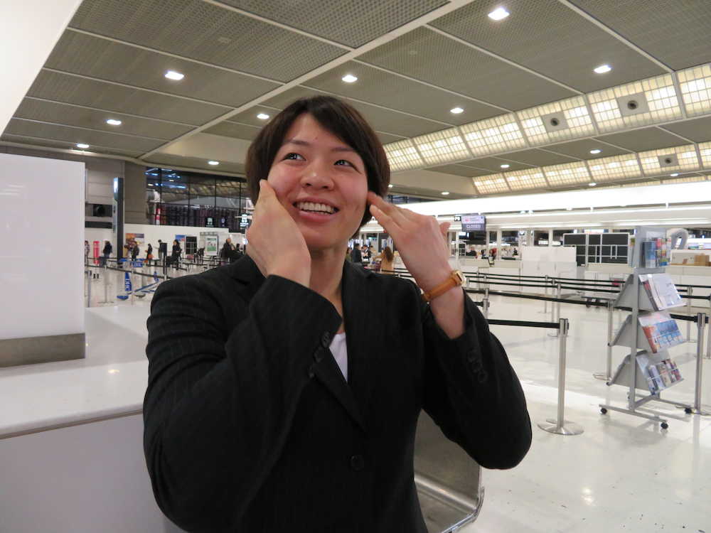 柔道のマスターズ大会出場のため、成田空港から出発した女子６３キロ級の田代未来