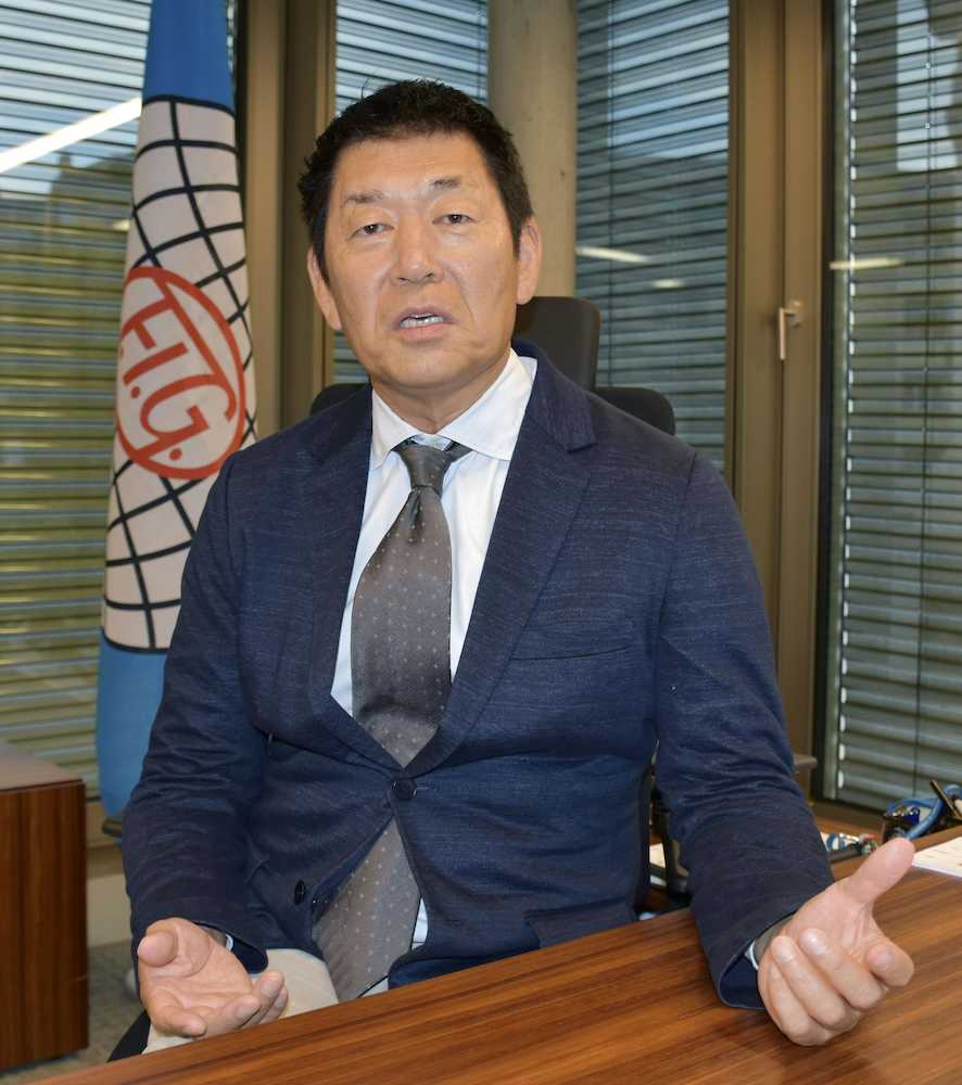 日本スポーツ界に変革を　スイス・ローザンヌのＦＩＧ本部でインタビューに答える渡辺守成会長