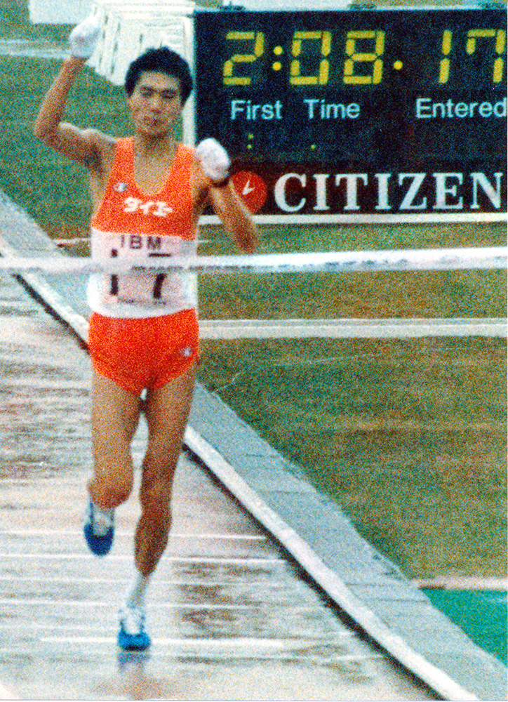 １９８７年１２月 福岡国際マラソンで２度目の優勝を飾った中山 スポニチ Sponichi Annex スポーツ