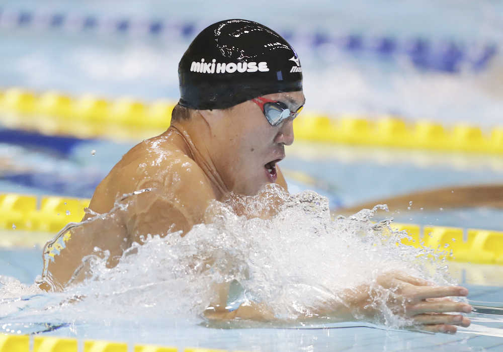 男子１００メートル平泳ぎ　５６秒２９の短水路日本新記録で優勝した小関