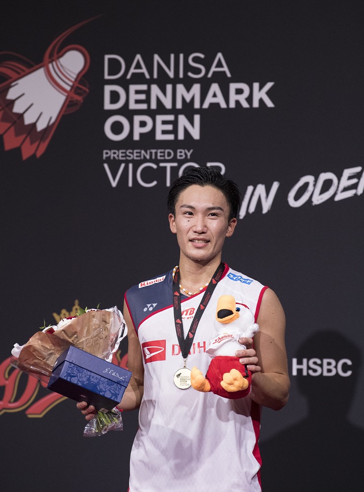 デンマーク・オープン男子シングルスで優勝した桃田（ＡＰ）