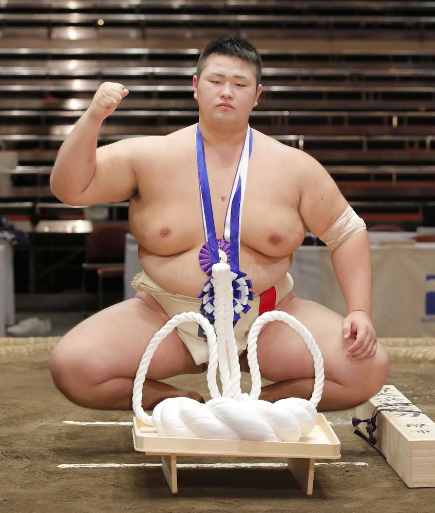 全国学生相撲選手権個人戦で優勝した中大・菅野