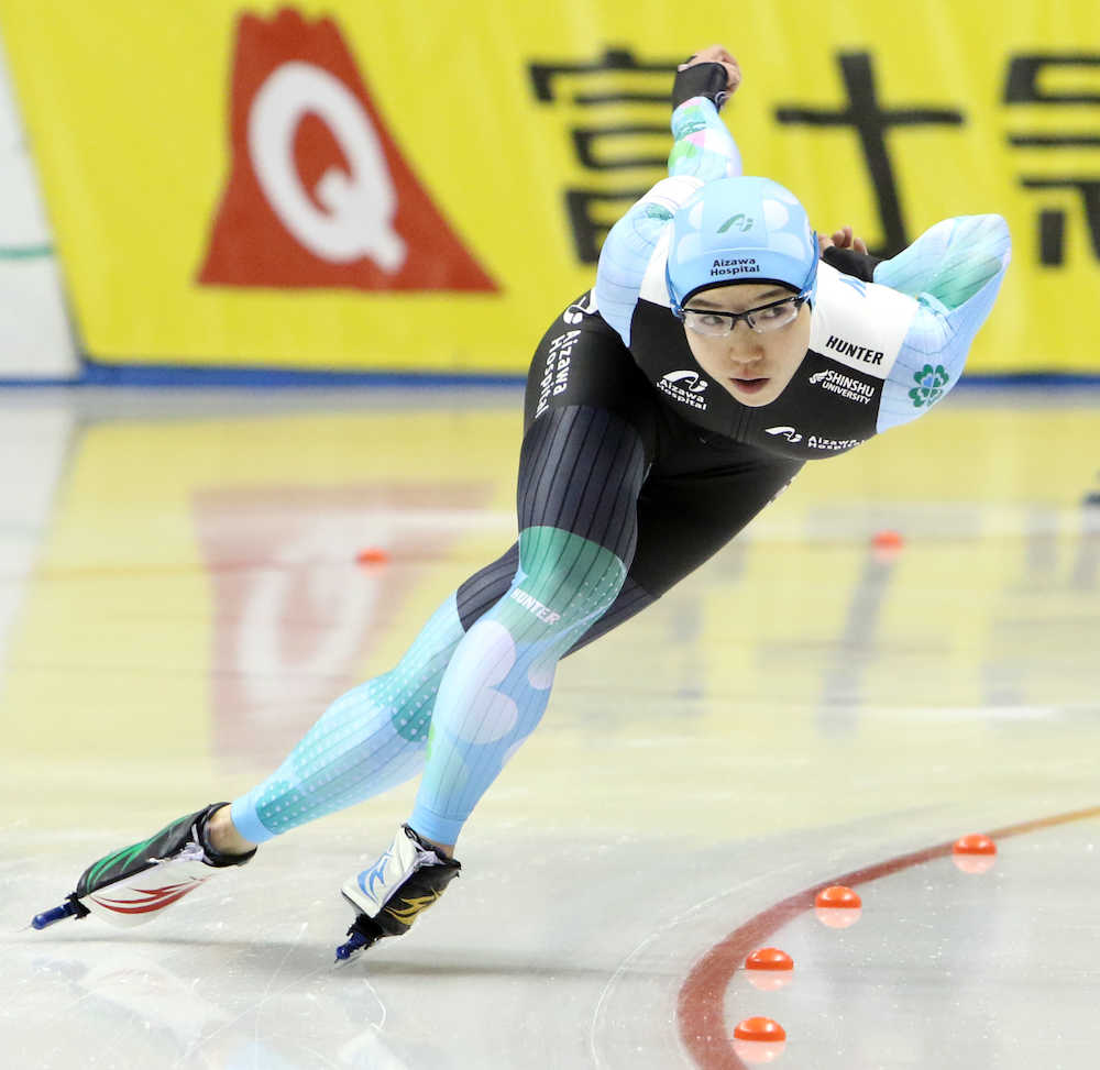 全日本スプリントスピードスケート選手権で初日総合トップに立った小平