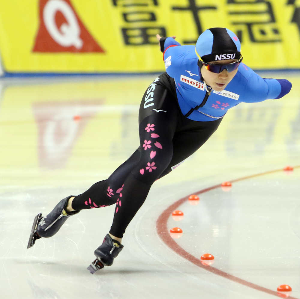 全日本スプリントスピードスケート選手権で初日総合２位につけた高木
