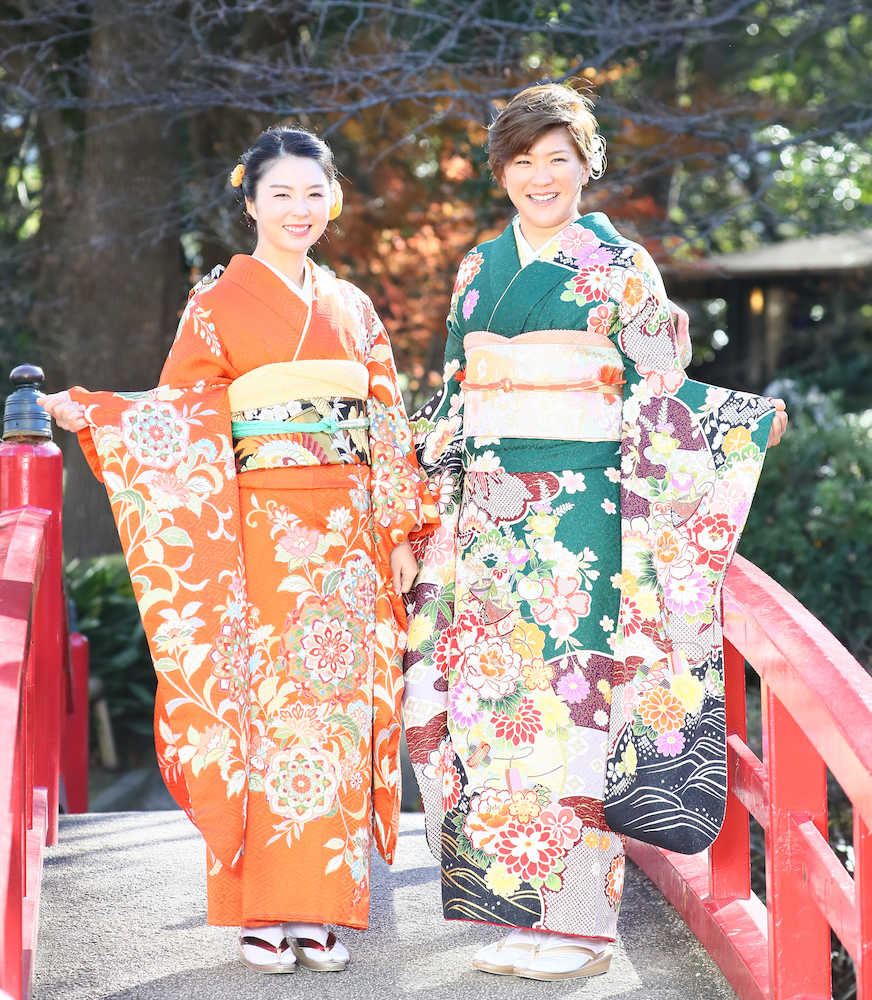 【画像・写真】菊地絵理香と成田美寿々　あでやか振り袖姿で新年の誓い