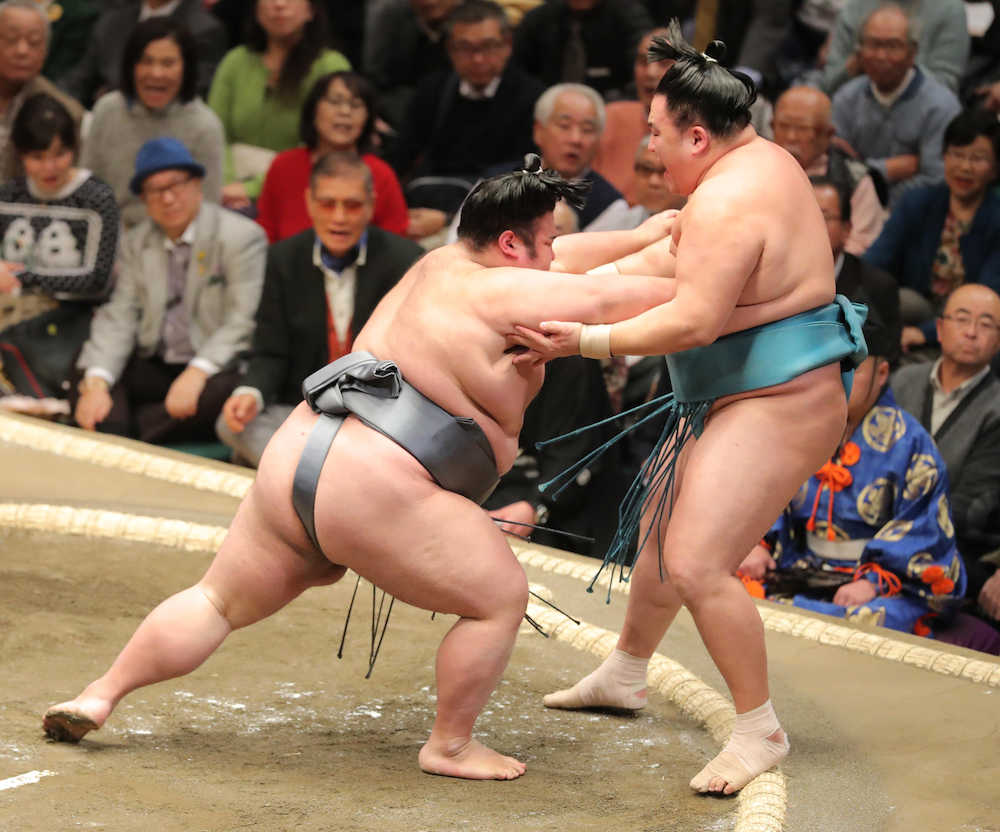 【画像・写真】貴景勝３連勝　御嶽海と全勝対決「分の力を出し切る」